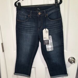 NWT 1822 Denim Dark Blue Capris Size 8